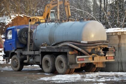 sewage-truck-gdbef9e035_1280